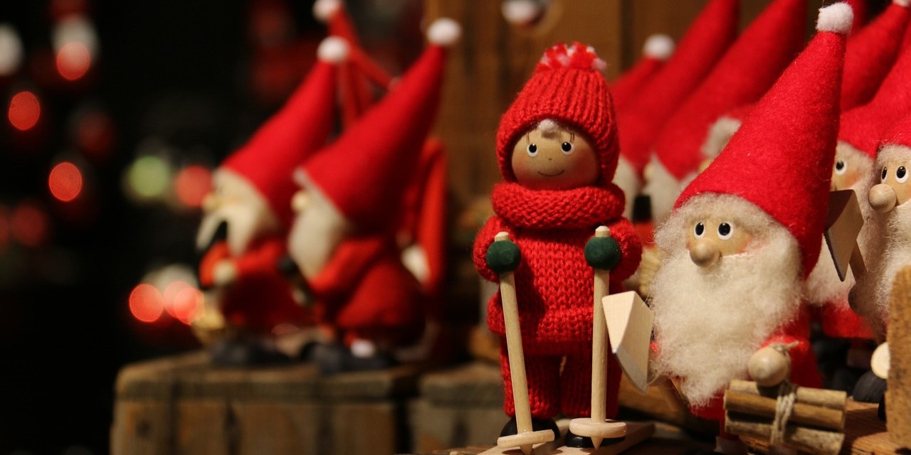 Cultivate team spirit during the Christmas season