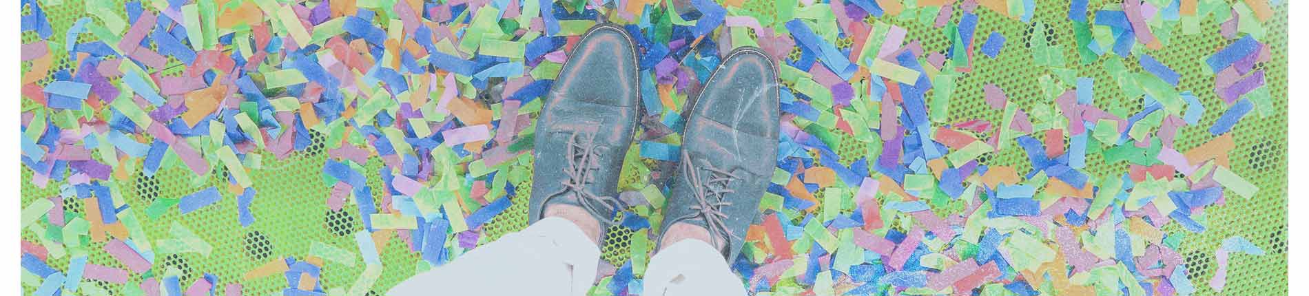 Chaussures sur confettis, Design, Conception